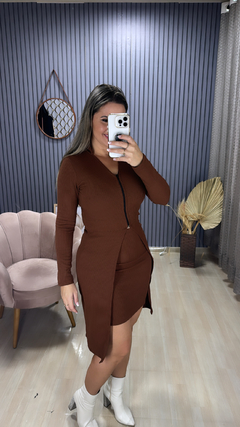 Conjunto saia e cardigan