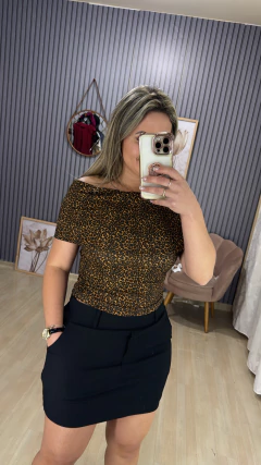 Blusa ombro a ombro na internet