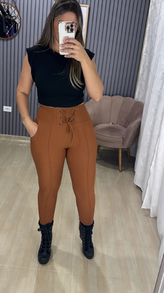 Calça Hellen na internet