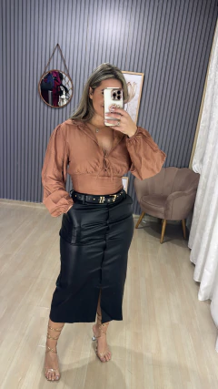 Saia mídi resinada - comprar online