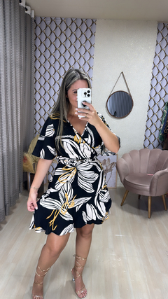 Vestido curto envelope
