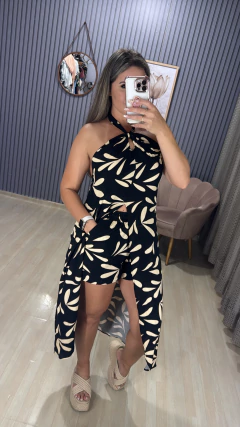 Conjunto sobreposição Tayla na internet