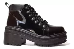 Borcego con cordones en negro charol taco bajo - comprar online