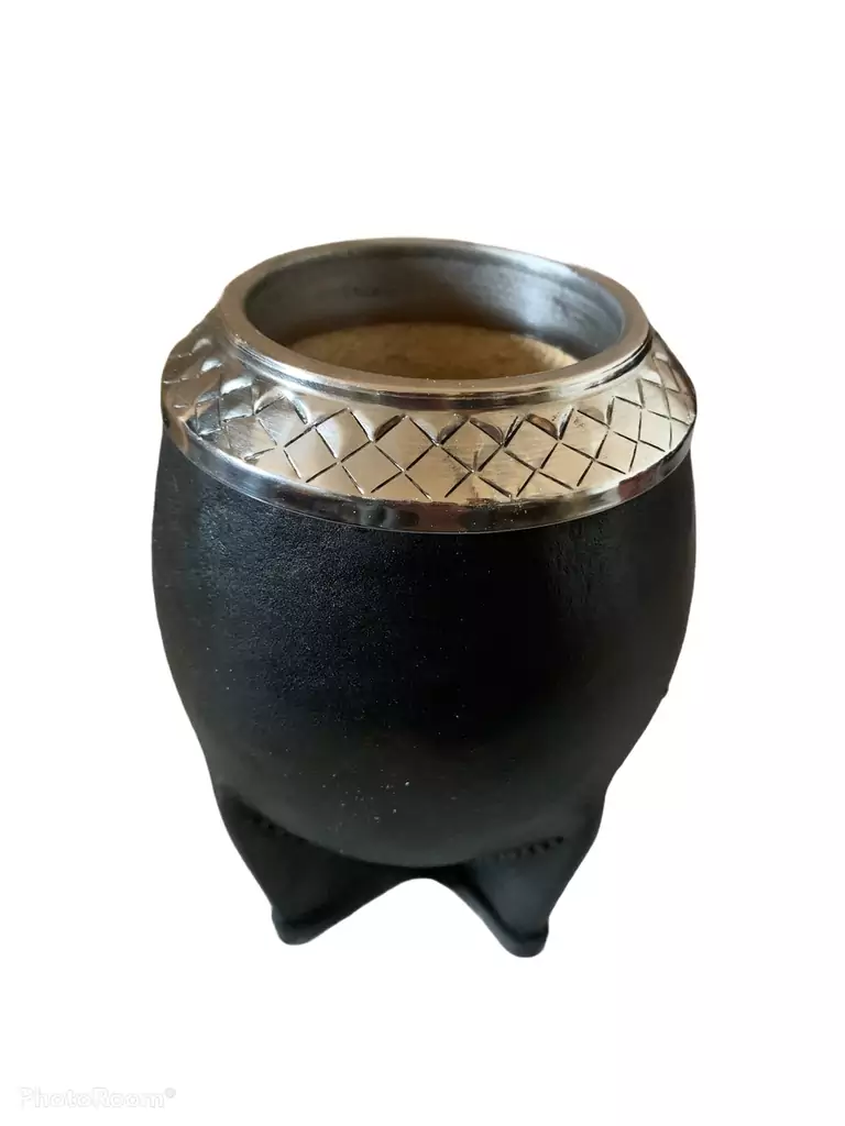 Mate De Calabaza Con Virola De Acero tallada a mano, Forrado En Cuero torpedo uruguayo reforzado