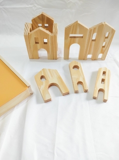 JUEGO PUEBLO: CAJA DE MADERA + 10 VIVIENDAS en internet