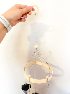 MÓVIL DE ESTIMULACIÓN VISUAL - MONTESSORI en internet