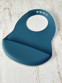 ¡COMENZAMOS A COMER! BABERO + PLATO TRIPLE CON SOPAPA ANTIDESLIZANTE + CUBIERTOS & VASO (COLOR A ELECCIÓN) - comprar online