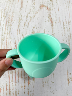 VASO DE APRENDIZAJE ANTIDERRAME + TAPA PARA SNACKS (COLOR AQUA) - Mamá Creativa