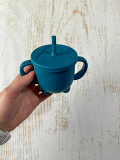 VASO DE APRENDIZAJE ANTIDERRAME + TAPA PARA SNACKS (COLOR AZUL) - comprar online