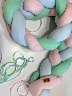 CHICHONERA TRENZADA MONTESSORI: ALEGRÍA - tienda online