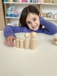 FAMILIA PEG DOLL (SET DE 5 MUÑEQUITOS) en internet