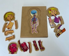 ROMPECABEZAS DE MADERA NENE O NENA MONTESSORI: "EL CUERPO HUMANO" (5 EN 1) - tienda online