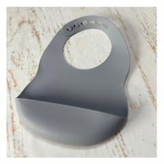BABERO DE SILICONA GRIS - comprar online