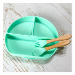 PLATO TRIPLE CON SOPAPA ANTIDESLIZANTE + CUBIERTOS (COLOR AQUA)