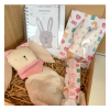 BOX PREMIUM: CUADERNO PEDIÁTRICO + PRIMEROS JUGUETES PARA EL BEBÉ & PORTACHUPETE - comprar online