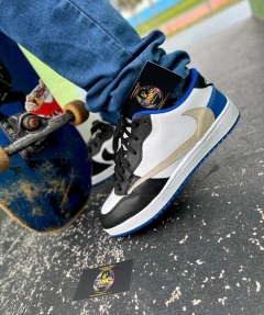 TÊNIS NIKE - SB DUNK LOW - BRANCO/PRETO/AZUL