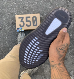 ADIDAS YEEZY BOOST 350 V2‬‬  -PRETO/BRANCO - DNC Multimarcas