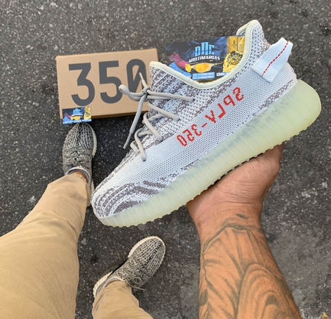ADIDAS YEEZY BOOST 350 V2‬‬  -CINZA/ZEBRA