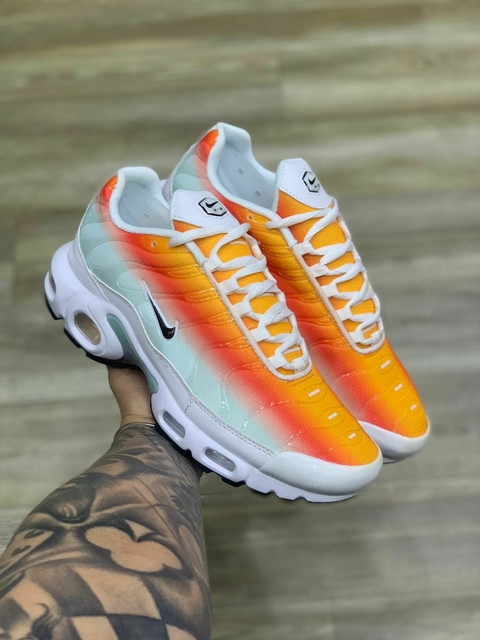 NIKE- AIR MAX TN PLUS-TROPICAL SUNSET