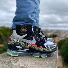NIKE- AIR VAPOR MAX EVO -COLLECTOR’S CLOSET- EDIÇÃO LIMITADA