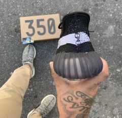 ADIDAS YEEZY BOOST 350 V2‬‬  -PRETO/BRANCO na internet