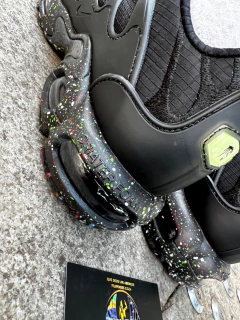 NIKE- AIR MAX TN PLUS - TERRASCAPE-PRETO E VERDE - DNC Multimarcas
