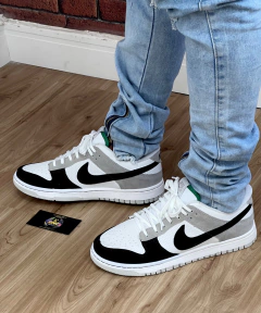 TÊNIS NIKE - SB DUNK LOW - CINZA/BRANCO/PRETO - loja online
