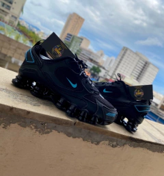 NIKE SHOX TLX 12 MOLAS 2021-PRETO/AZUL - DNC Multimarcas