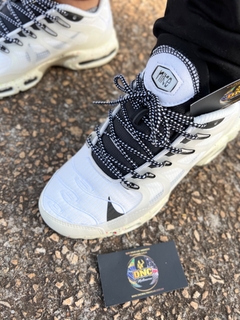 NIKE- AIR MAX TN PLUS - TERRASCAPE - BRANCO/PRETO na internet