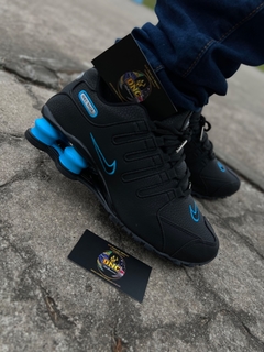 NIKE SHOX NZ 4 MOLAS - PRETO/AZUL BEBÊ - comprar online