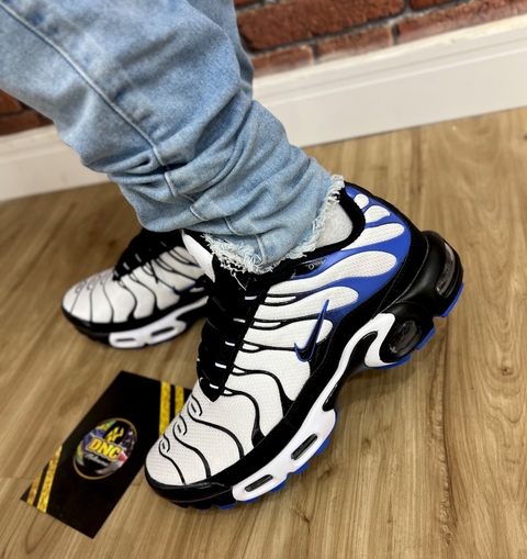 NIKE- AIR MAX TN PLUS - BRANCO/PRETO/AZUL