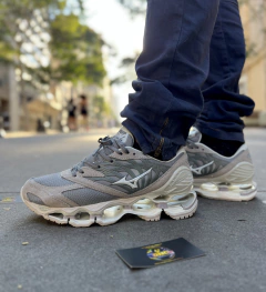 MIZUNO PROPHECY LS-MARROM/CINZA/LANÇAMENTO