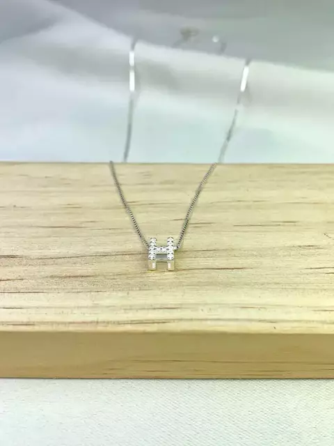 Colar Letra H Cravejado