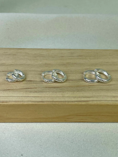 Argolas Cravejadas (modelo 1)