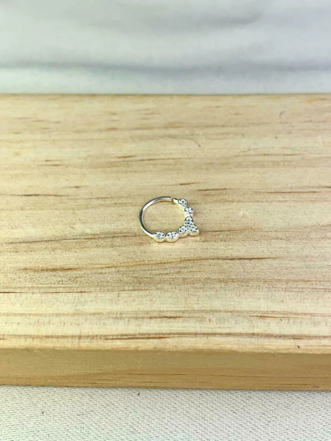 Piercing Pétalas Cravejada