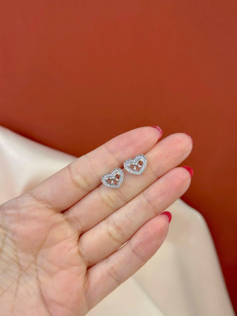 Brinco Coração Cravejado C/ Laço