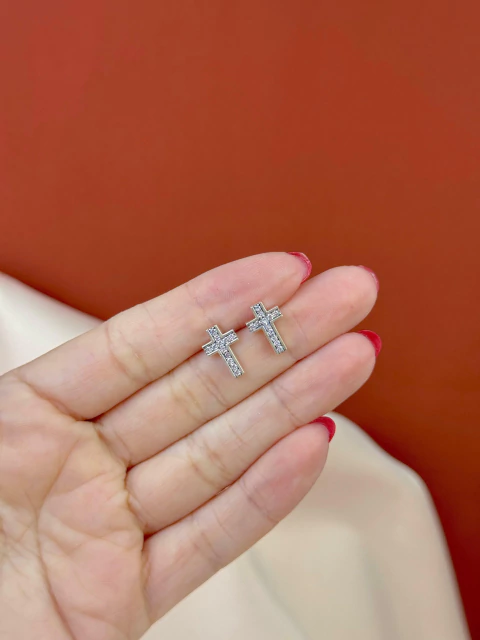 Brinco Cruz Cravejada - comprar online