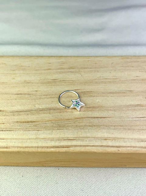 Piercing estrela cravejada colorida
