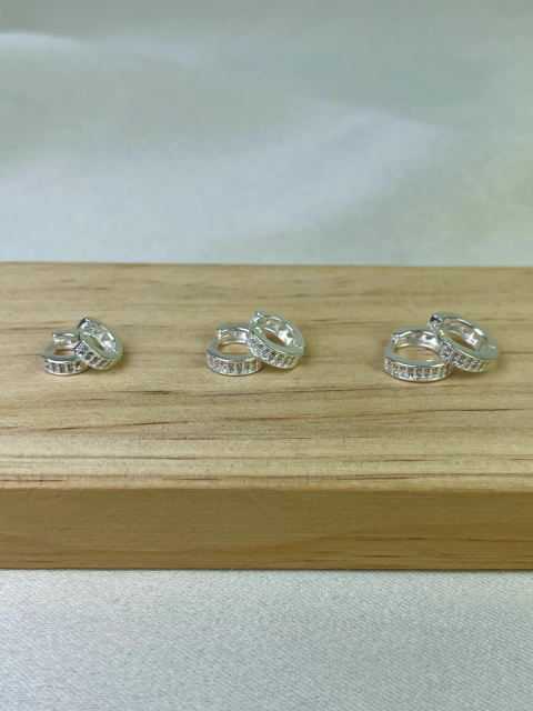 Argolas Cravejadas (modelo 6)