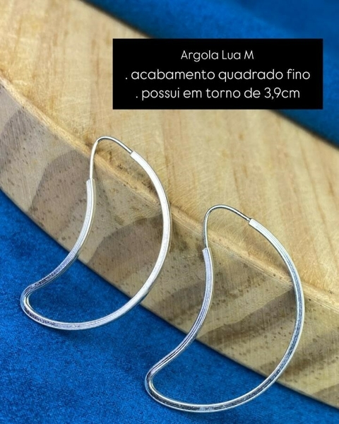 Argola Lua M com Acabamento Quadrado Fino