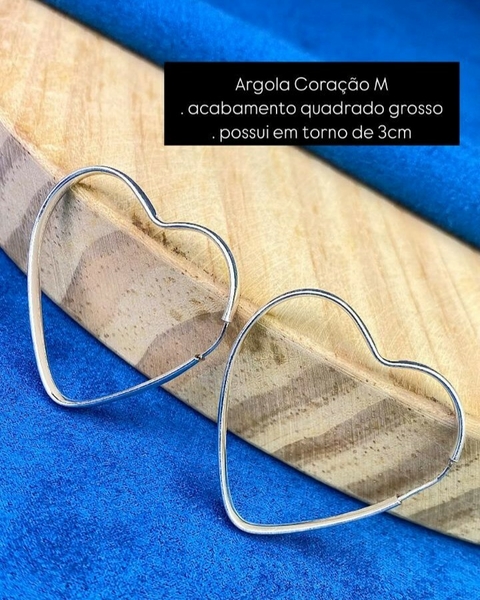 Argola Coração M com Acabamento Quadrado Grosso