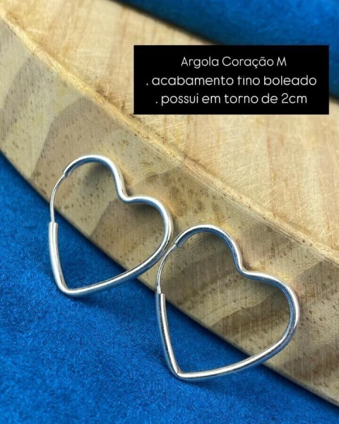 Argola Coração M com Acabamento Fino Boleado