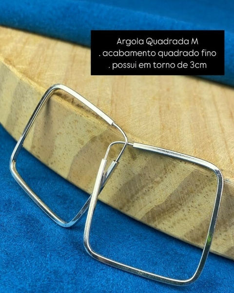 Argola Quadrada M com Acabamento Quadrado Fino