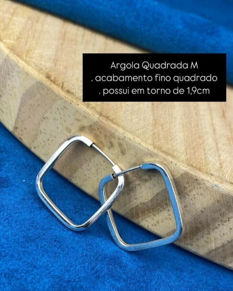 Argola Quadrada M com Acabamento Fino Quadrado