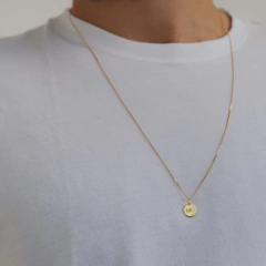 Pingente Medalha Small - Tayla Nicolaeff | Joias autorais, minimalistas e atemporais