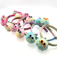 Tiara Pompom Sunglasses - comprar online