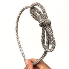 Tiara Strass Laço na internet