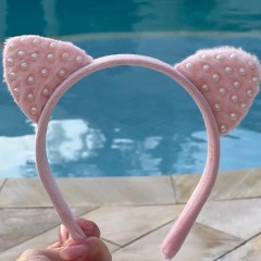 Tiara Cat Pearl na internet