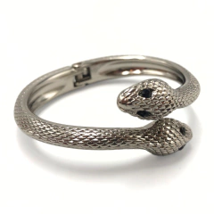 Bracelete Cobra na internet