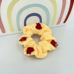 Scrunchie encantado na internet